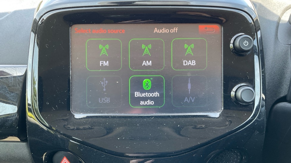 Toyota Aygo 1.0 Vvt-i X-pression Red #28