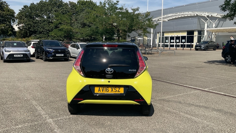 Toyota Aygo 1.0 Vvt-i X-pression Red #25