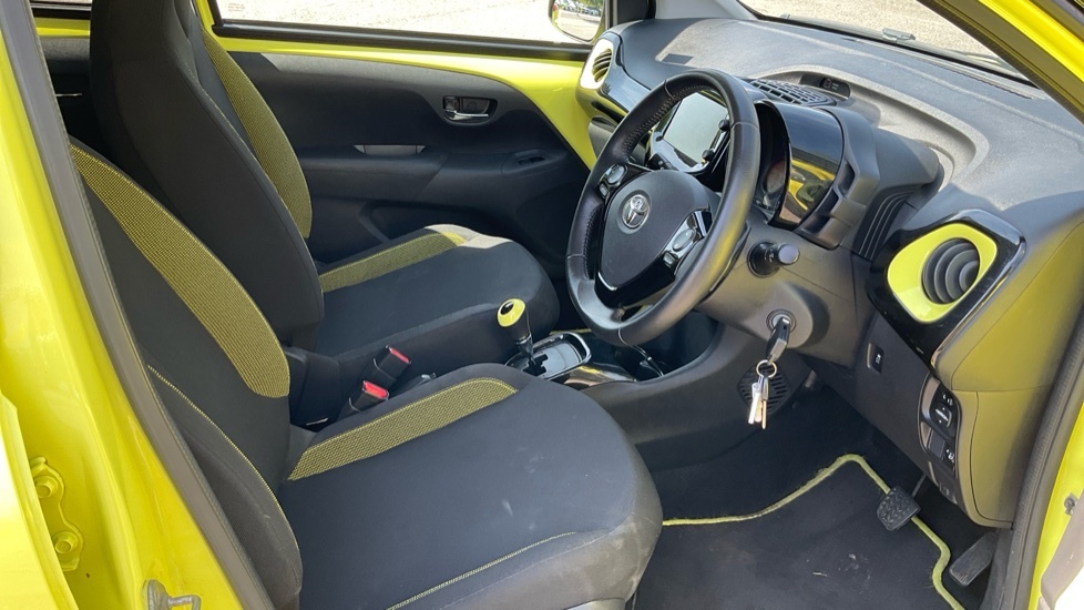 Toyota Aygo 1.0 Vvt-i X-pression Red #12