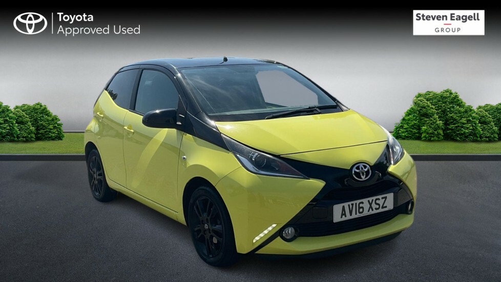 Toyota Aygo 1.0 Vvt-i X-cite 3 Yellow Bi-tone X-shift Euro 6 5 Yellow