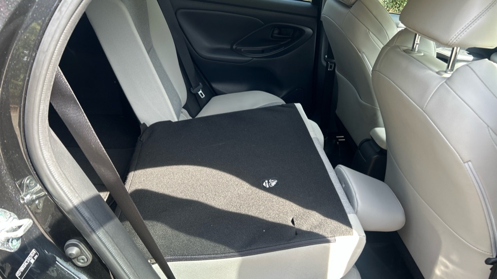 Toyota Yaris Vvt-i Design Air Conbluetooth Black #18