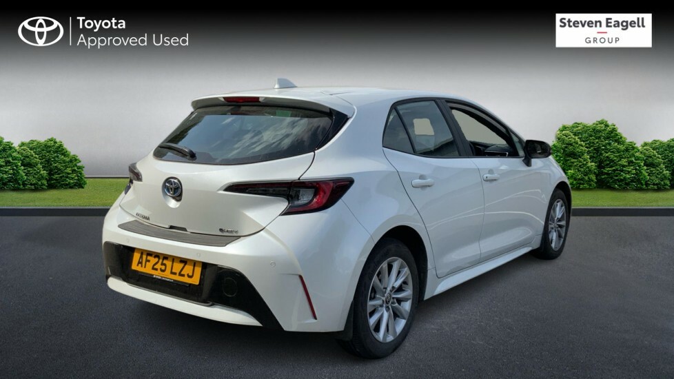 Toyota Corolla 1.8 Vvt-h Icon Hatchback Hybrid Cvt Eur White #2