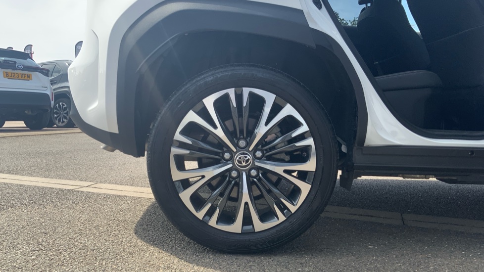 Toyota Yaris Cross Excel Silver #25