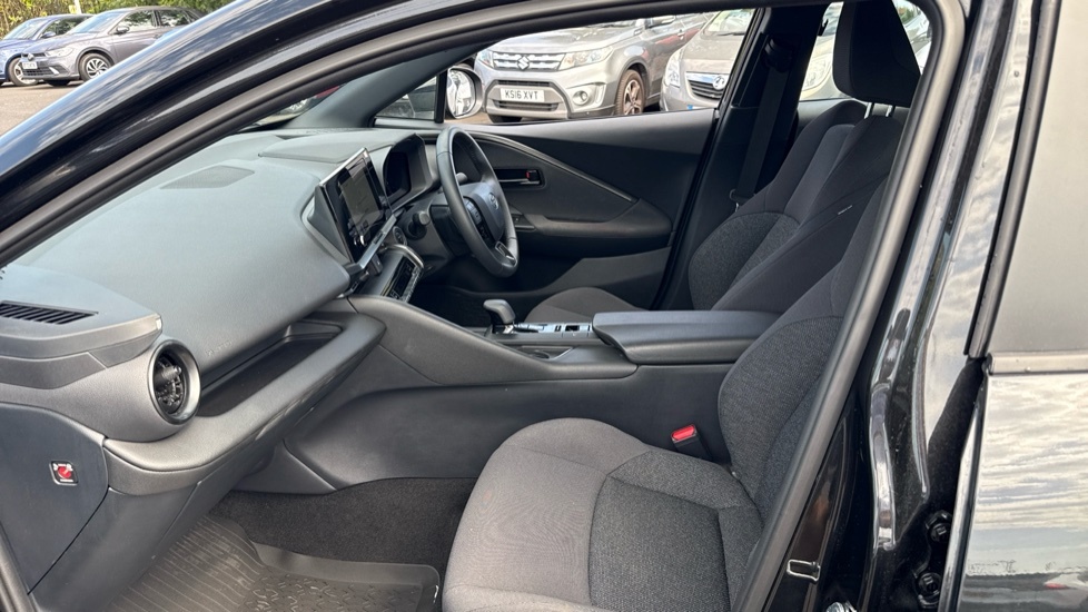 Toyota C-Hr 1.8 Vvt-h Icon Cvt Euro 6 Ss Black #5