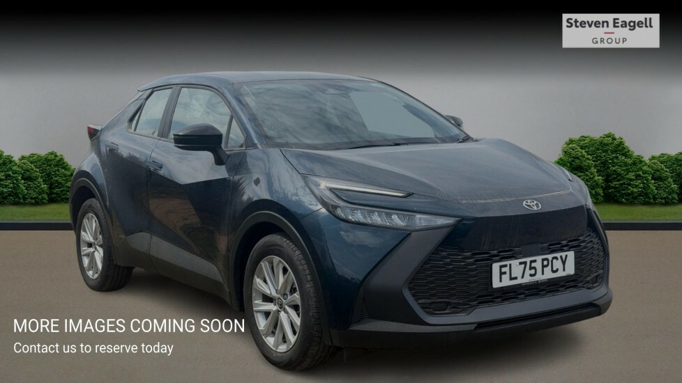 Toyota C-Hr Design Hev Cvt White #1