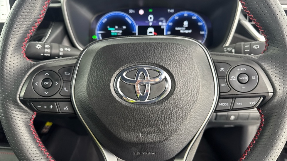 Toyota Corolla 1.8 Hybrid Design Cvt Hatchback Blue #10