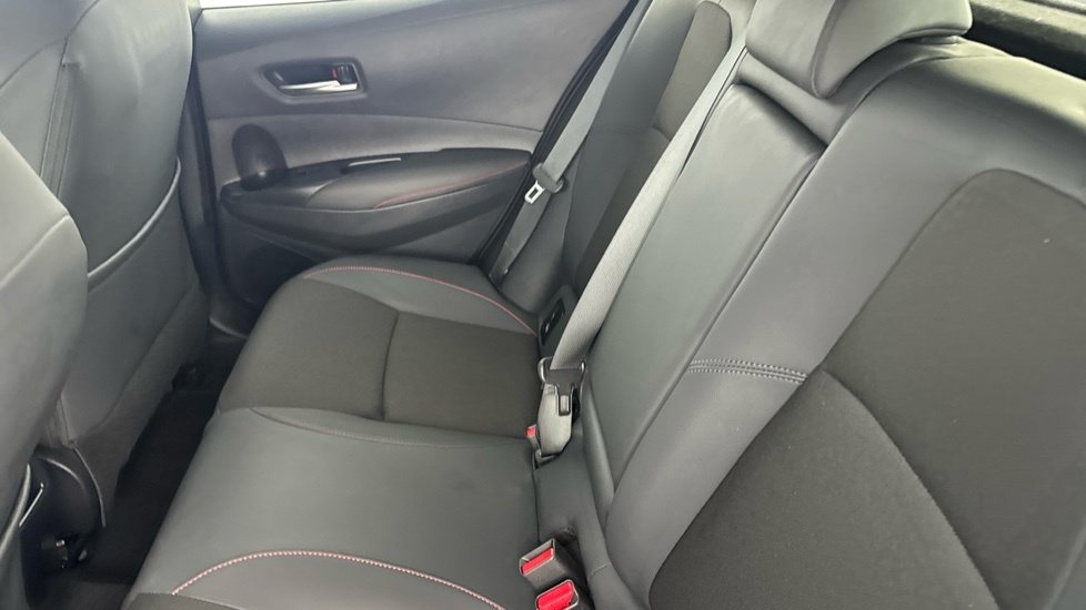 Toyota Corolla 1.8 Hybrid Design Cvt Hatchback Blue #15