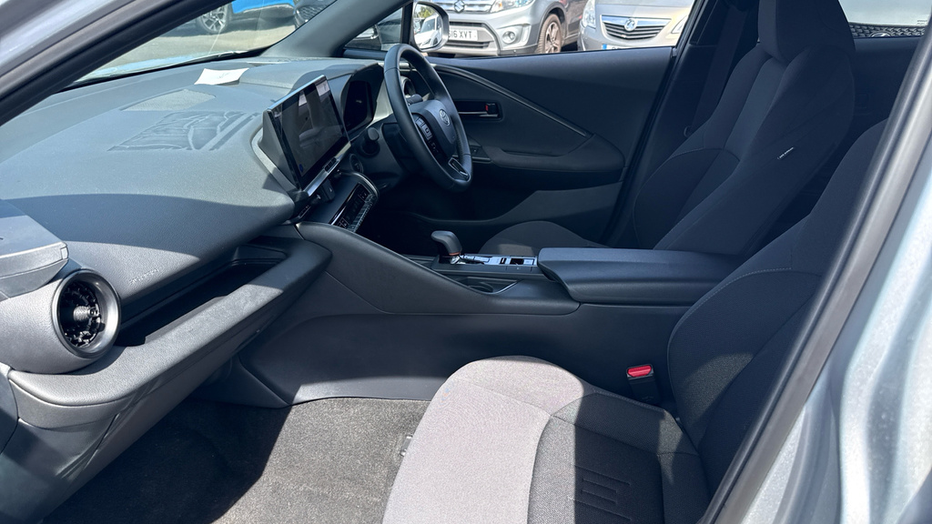 Toyota C-Hr 1.8 Vvt-h Design Cvt Euro 6 Ss Silver #5