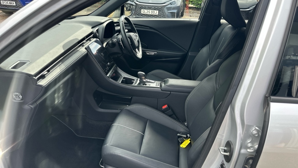 Lexus LBX 1.5 Vvt-ie Takumi E-cvt Euro 6 Ss Silver #6