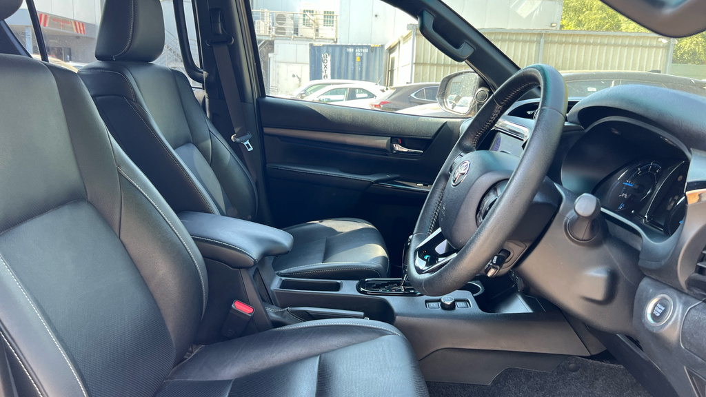 Toyota HILUX 45 26.8Kwh Expression Hatchback #12