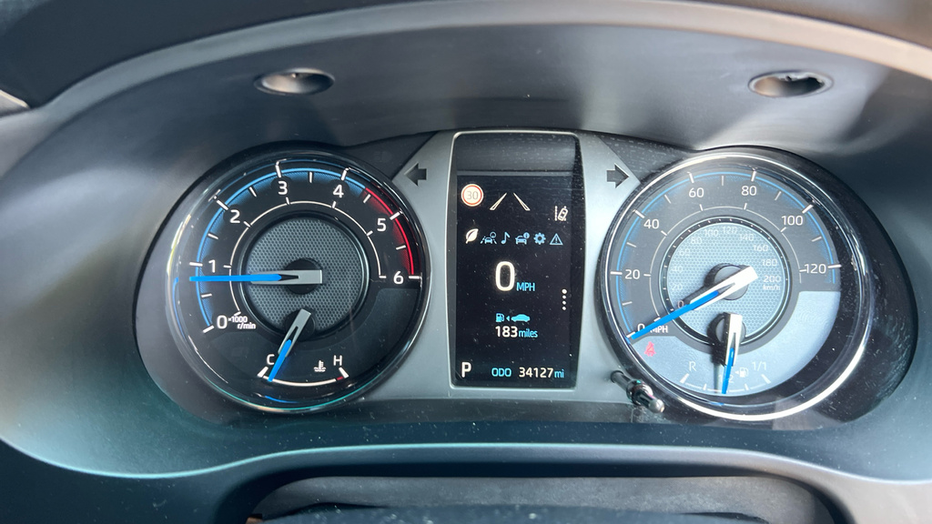 Toyota HILUX 45 26.8Kwh Expression Hatchback #11