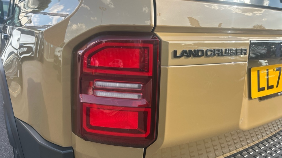 Toyota Land Cruiser 2.8L Null Black #21