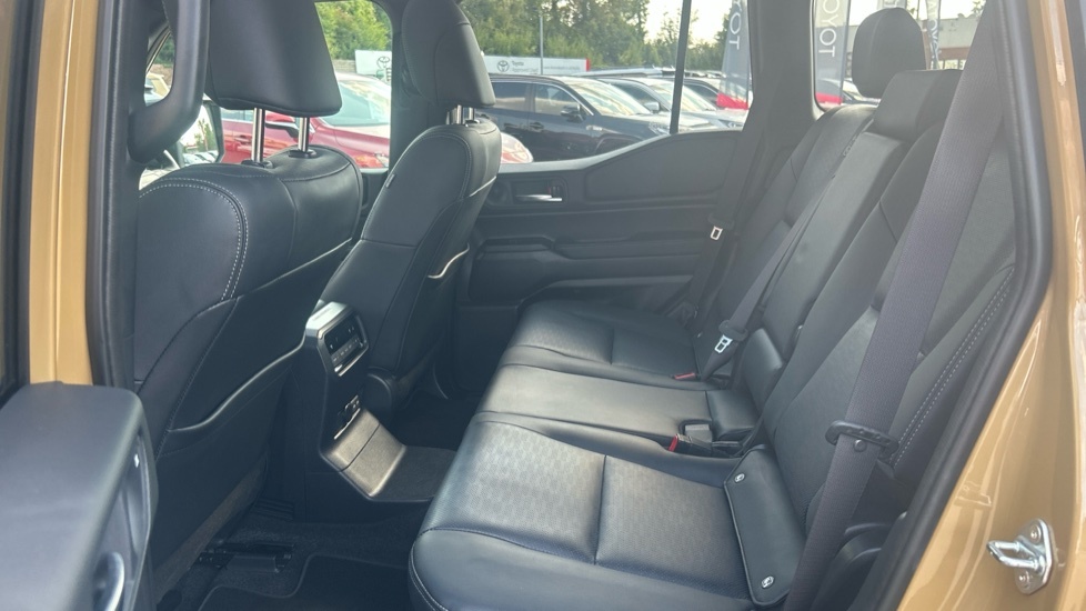 Toyota Land Cruiser 2.8L Null Black #15