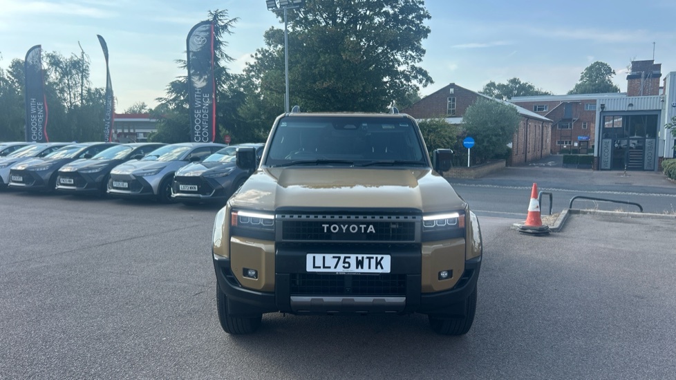 Toyota Land Cruiser 2.8L Null Black #22