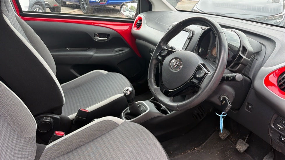 Toyota Aygo Hatchback Vvt-i X-play X-shift Red #12