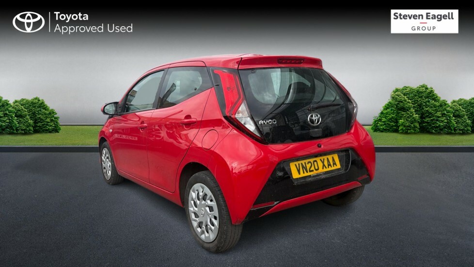 Toyota Aygo 1.0 Vvt-i X-play Hatchback Euro Red #4