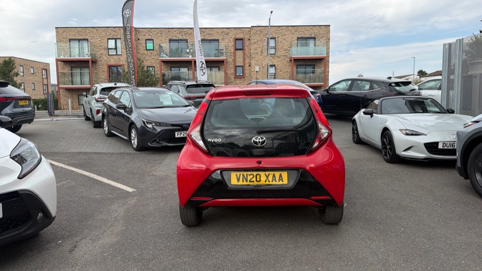 Toyota Aygo Hatchback Vvt-i X-play X-shift Red #26
