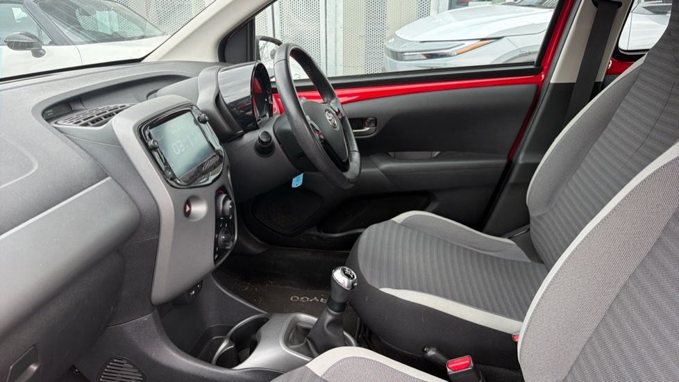 Toyota Aygo 1.0 Vvt-i X-play Hatchback Euro Red #5