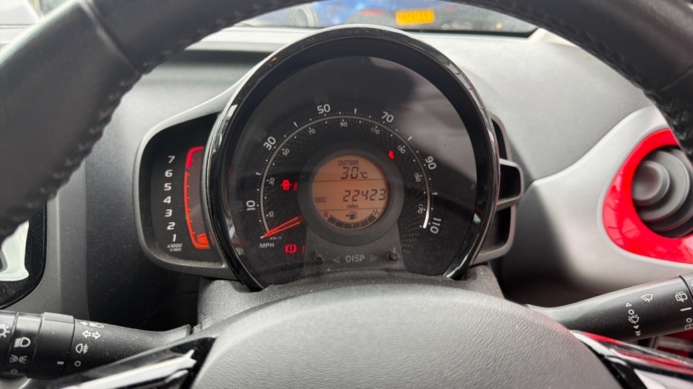Toyota Aygo Hatchback Vvt-i X-play X-shift Red #11