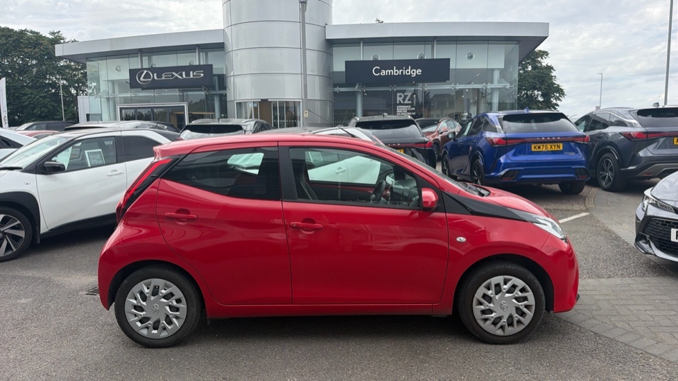 Toyota Aygo Hatchback Vvt-i X-play X-shift Red #23
