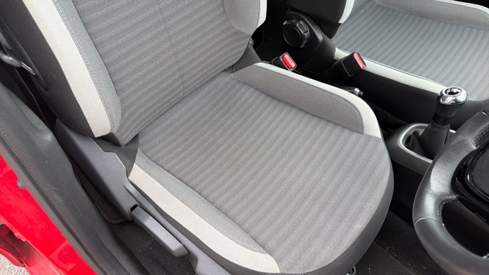 Toyota Aygo Hatchback Vvt-i X-play X-shift Red #14