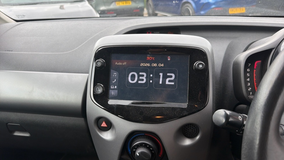Toyota Aygo Hatchback Vvt-i X-play X-shift Red #9