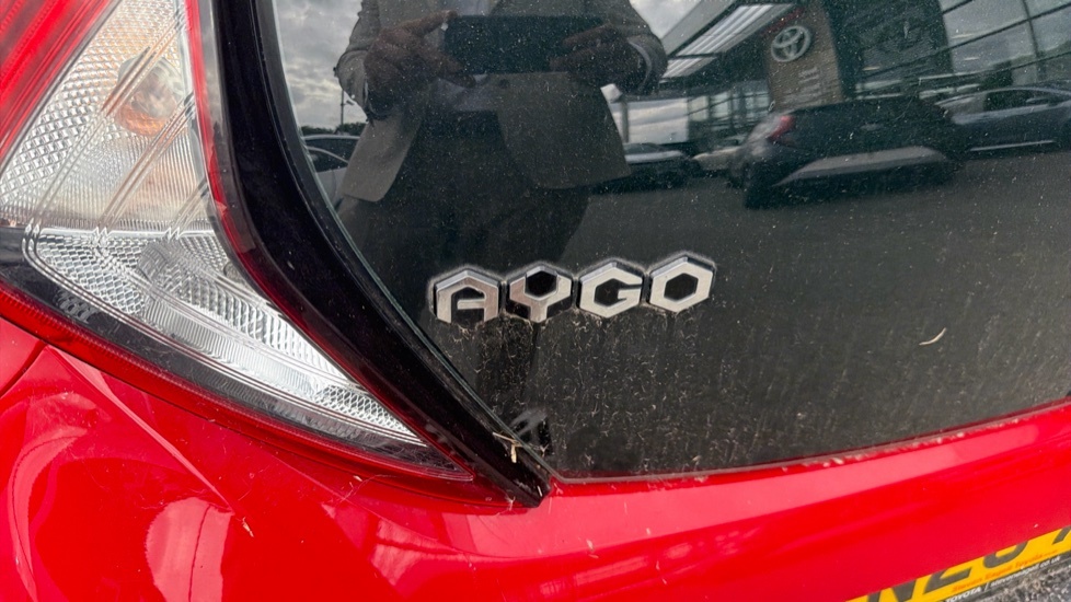 Toyota Aygo Hatchback Vvt-i X-play X-shift Red #33