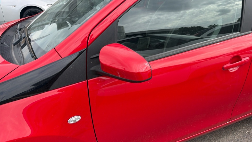 Toyota Aygo Hatchback Vvt-i X-play X-shift Red #36