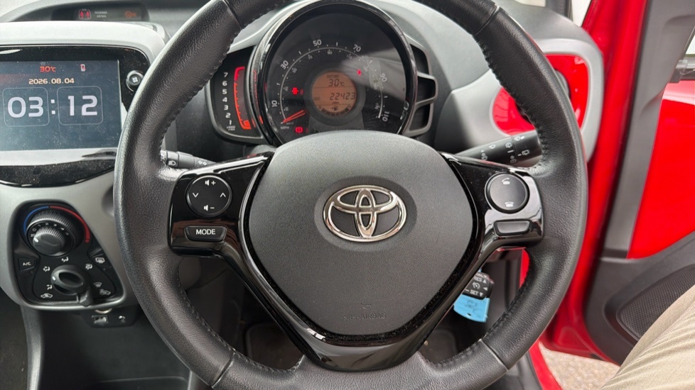 Toyota Aygo Hatchback Vvt-i X-play X-shift Red #7
