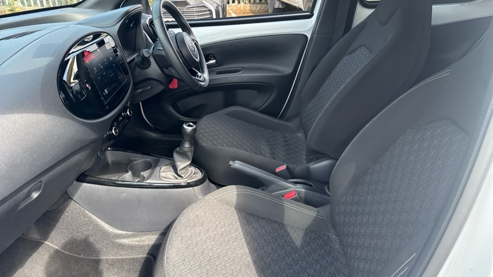 Toyota Aygo X 1.0 Vvt-i Edge Euro 6 Ss White #5