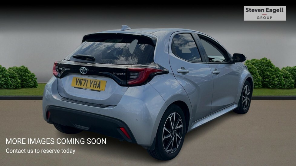 Toyota Yaris 1.6 Awd White #4