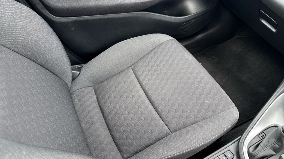 Toyota Yaris 1.5 Vvt-h Design E-cvt White #17