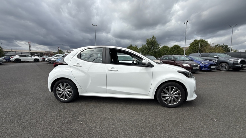 Toyota Yaris 1.5 Vvt-h Design E-cvt White #23