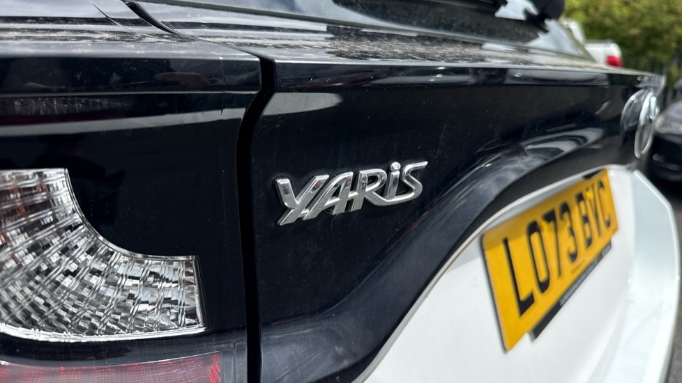 Toyota Yaris 1.5 Vvt-h Design E-cvt White #31