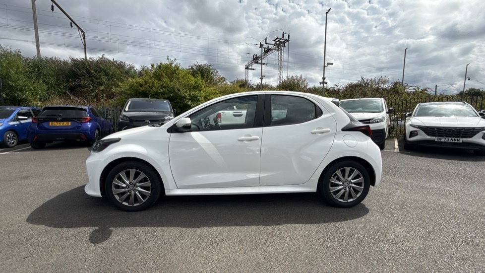 Toyota Yaris 1.5 Vvt-h Design E-cvt White #24