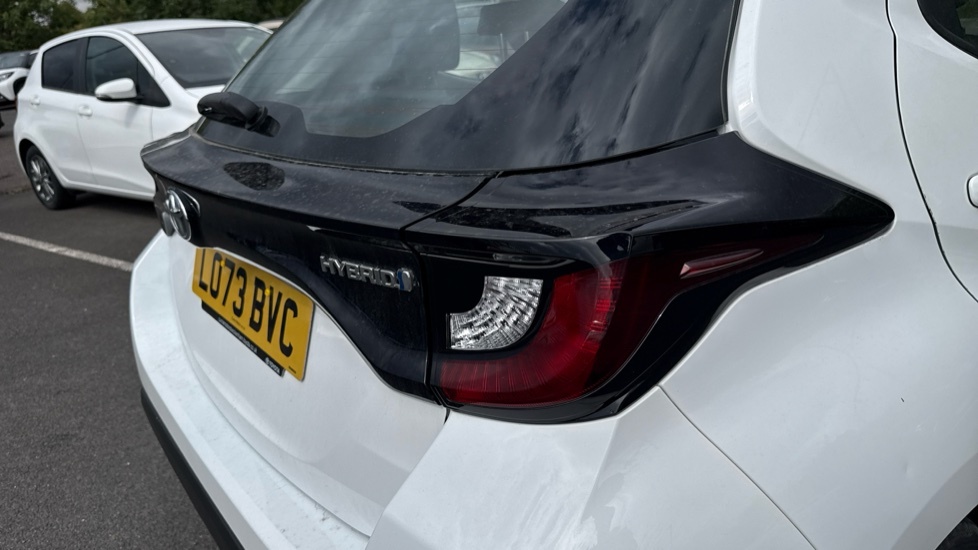 Toyota Yaris 1.5 Vvt-h Design E-cvt White #21