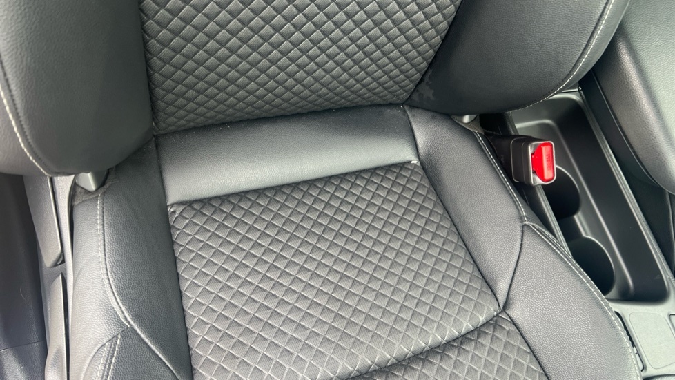 Toyota Yaris 1.5 Vvt-h Design E Cvt Grey #14