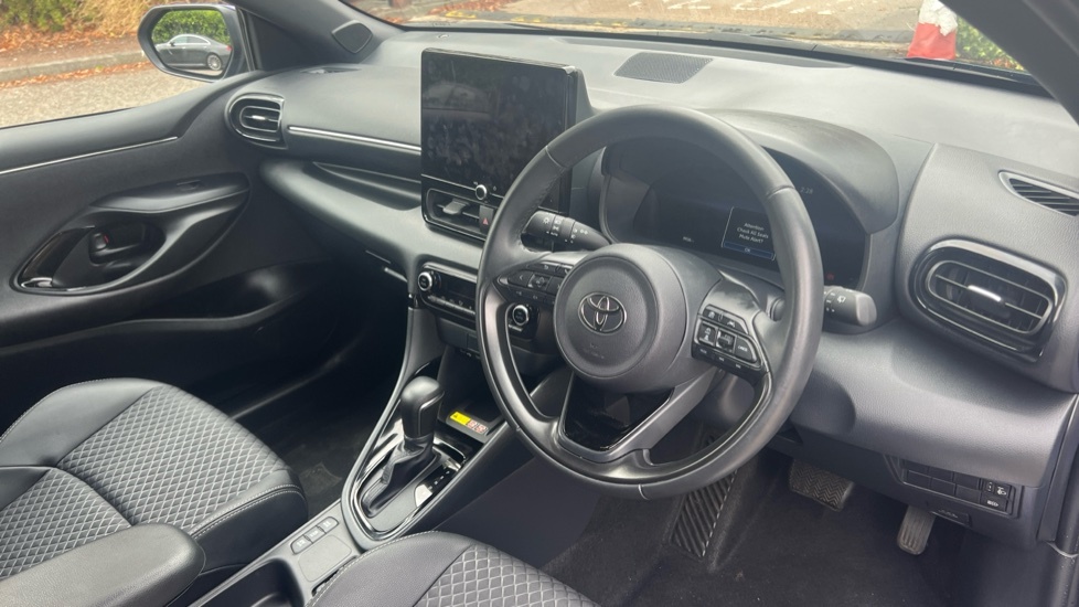 Toyota Yaris 1.5 Vvt-h Design E Cvt Grey #12