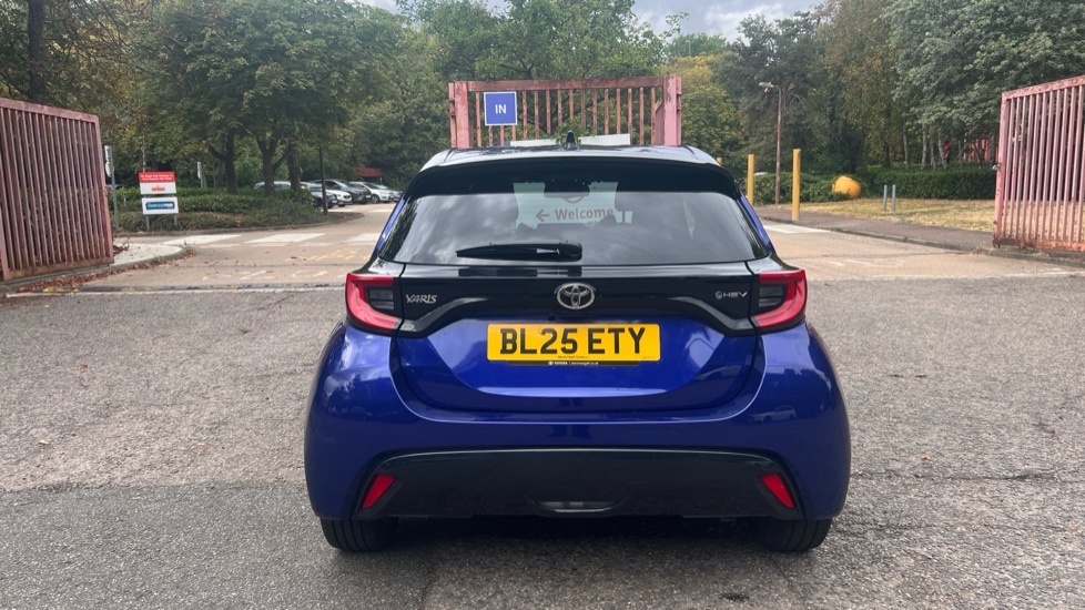 Toyota Yaris 1.5 Vvt-h Design E Cvt Grey #26