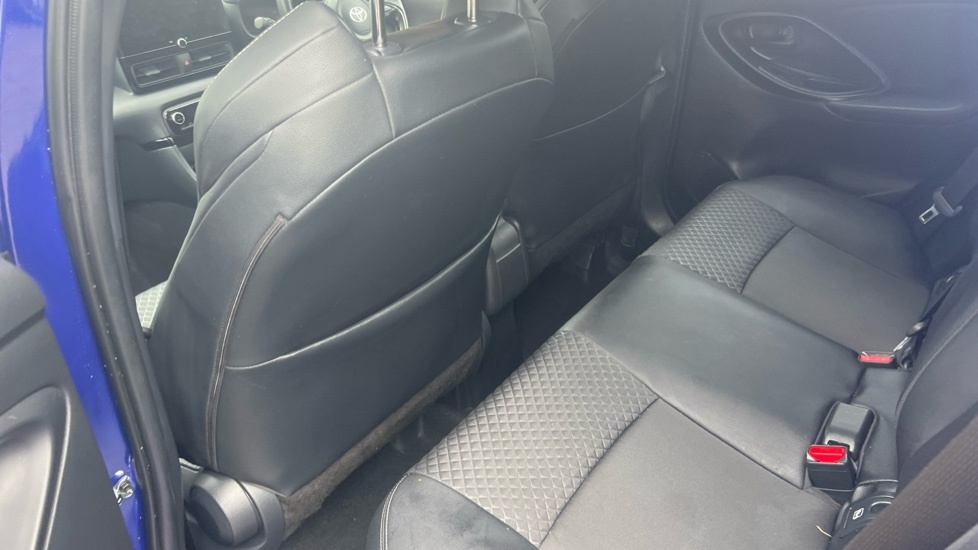 Toyota Yaris 1.5 Vvt-h Design E Cvt Grey #15