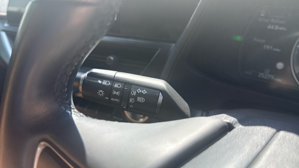 Lexus UX 250H 2.0 F-sport Design Cvt Hatchback Silver #40