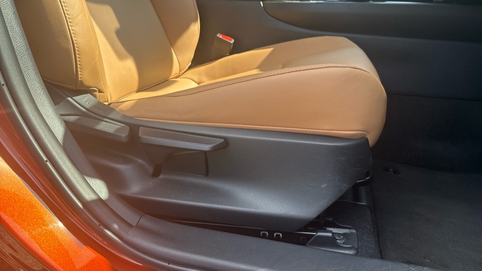 Lexus UX 250H 2.0 F-sport Design Cvt Hatchback Silver #18