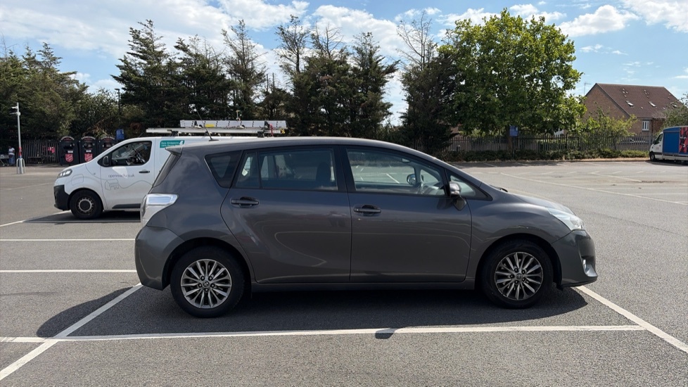 Toyota Verso 1.8 V-matic Design M-drive S Grey #23