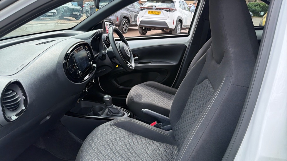 Toyota Aygo X 1.0 Vvt-i Edge Hatchback X-shift Euro 6 White #5