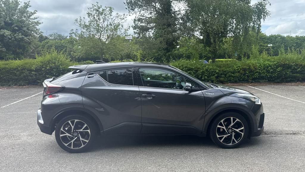Toyota C-Hr 1.8L Icon White #23