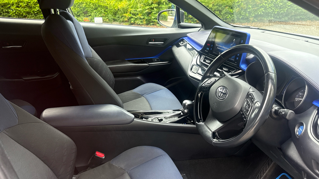 Toyota C-Hr 1.8L Icon White #12