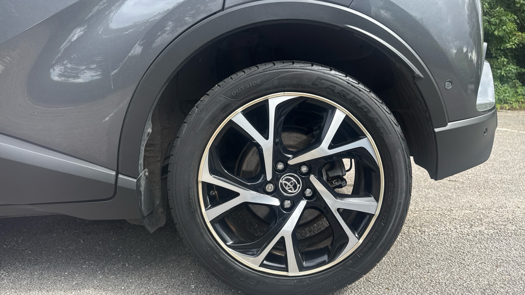 Toyota C-Hr 1.8L Icon White #25