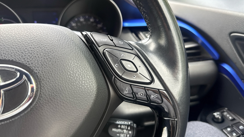 Toyota C-Hr 1.8L Icon White #32