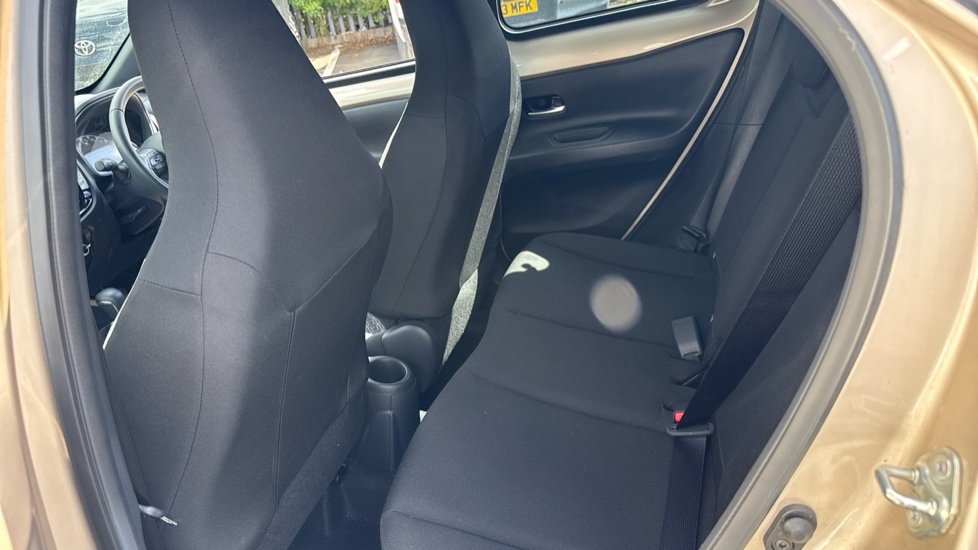 Toyota Aygo X 1.0 Vvt-i Edge Green #15