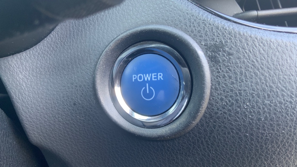Toyota C-Hr 1.8 Hybrid Dynamic Cvt Blue #16